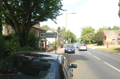 037 - London Road Buntingfor looking North 18th May 2011
