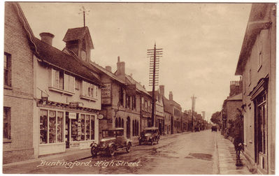 045 - North up the High Street
