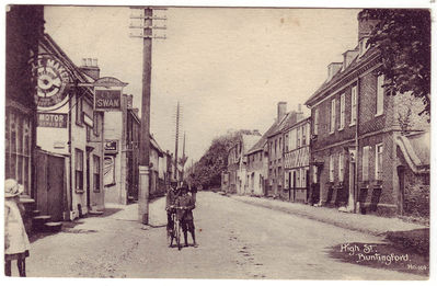 064 - North on the Highstreet
